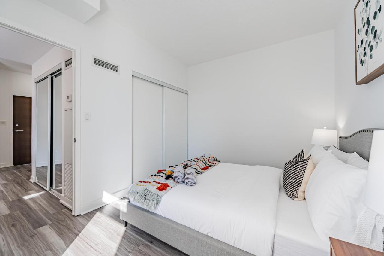 Leckie Luxurious Suites Toronto Exterior photo