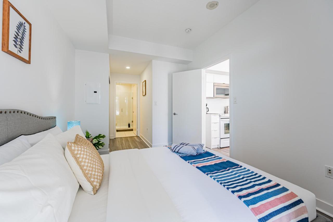 Leckie Luxurious Suites Toronto Exterior photo