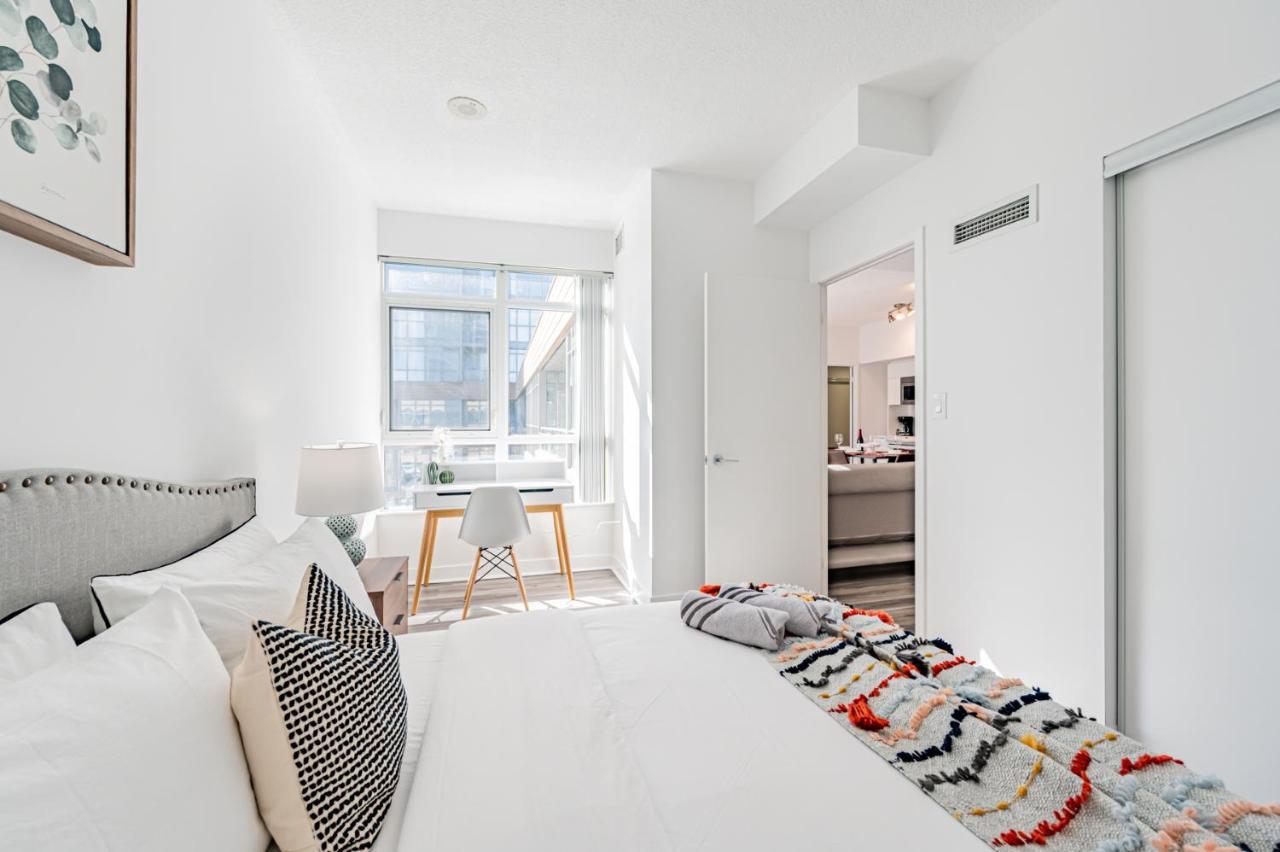 Leckie Luxurious Suites Toronto Exterior photo
